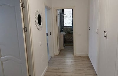 Аренда комфортных 3-комнатных апартаментов с отдельной кухней, 100 м², Мамаия, Констанца, Румыния